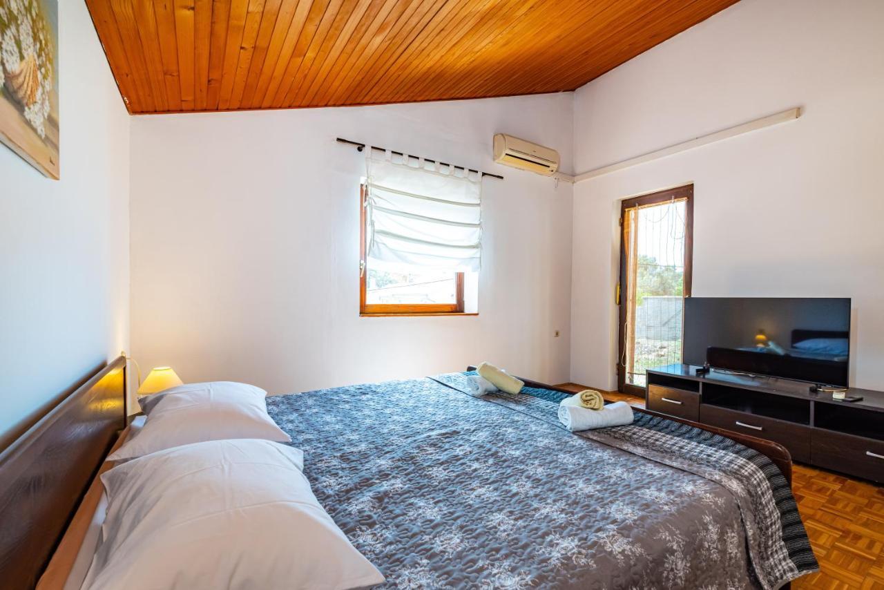 Apartment Sea And Mountain With Pool Novigrad  Cameră foto