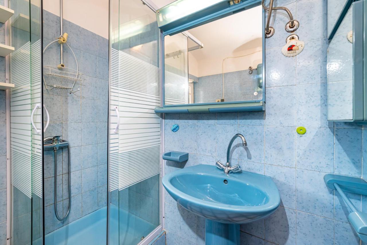 Apartment Sea And Mountain With Pool Novigrad  Cameră foto