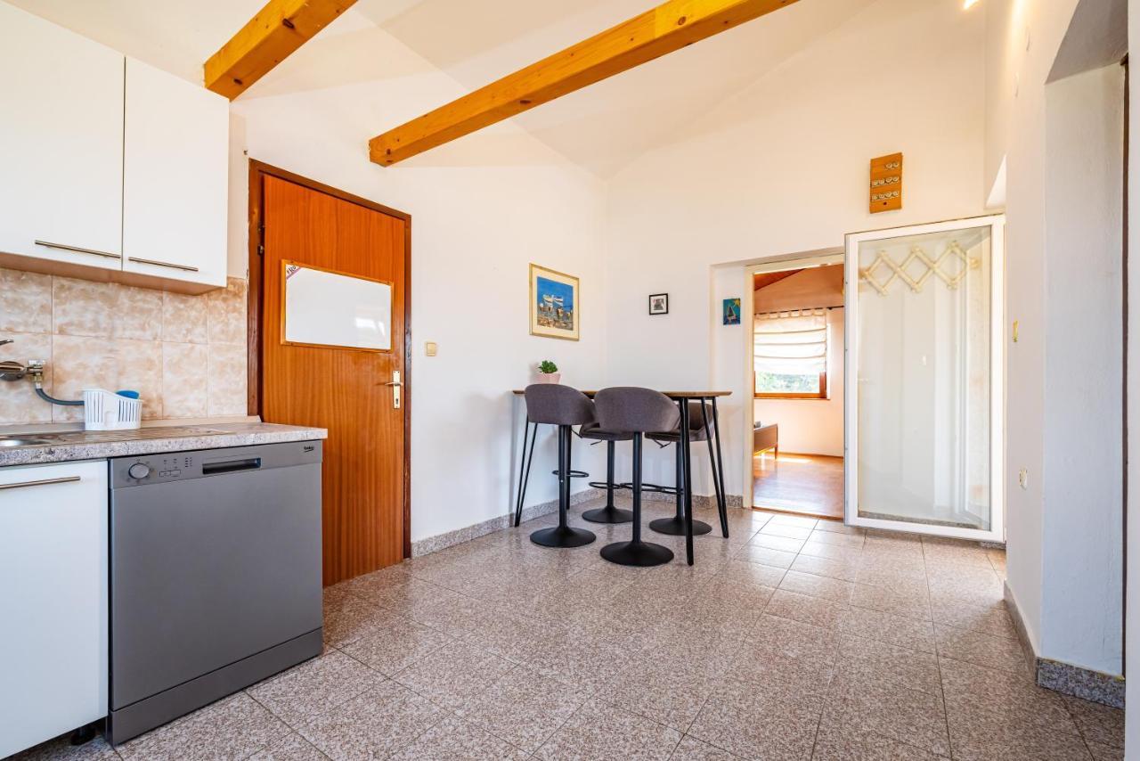 Apartment Sea And Mountain With Pool Novigrad  Cameră foto