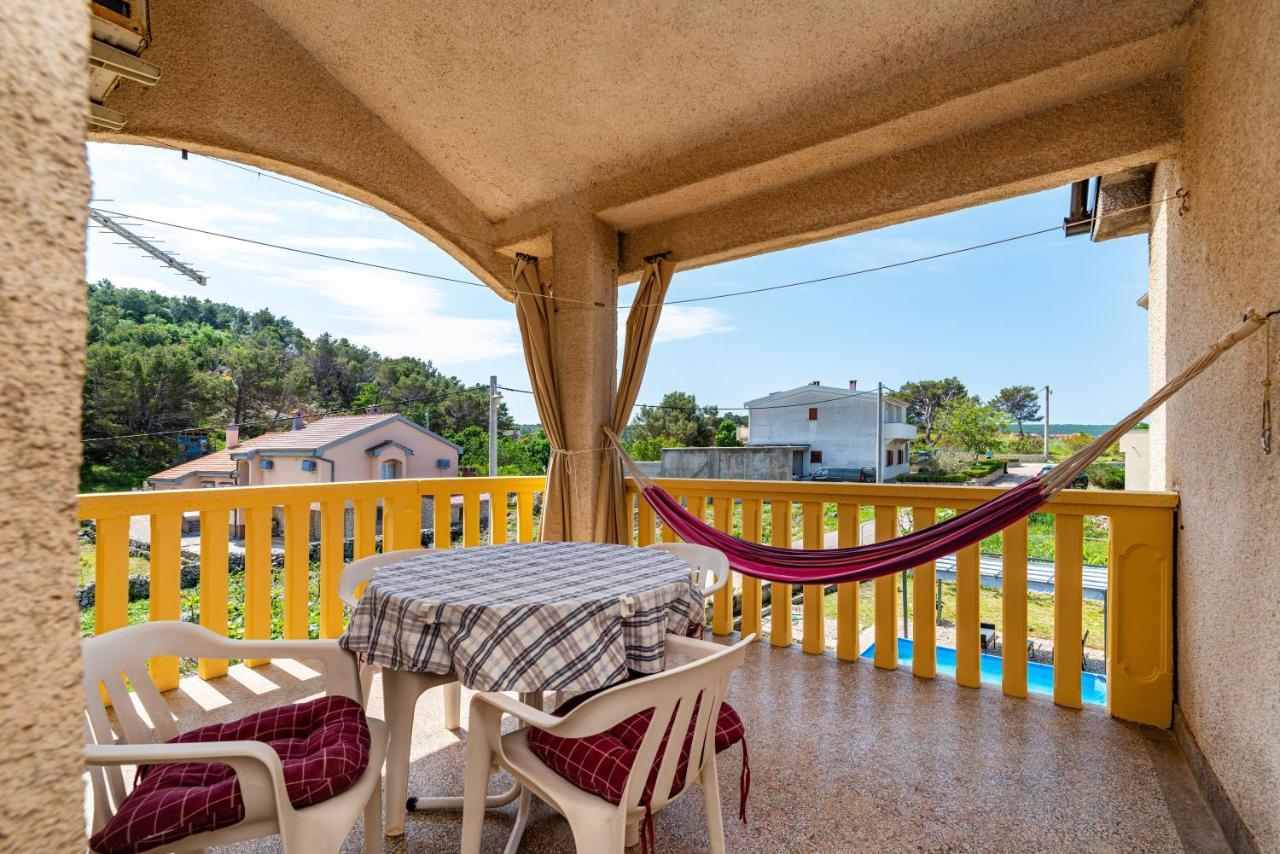 Apartment Sea And Mountain With Pool Novigrad  Cameră foto